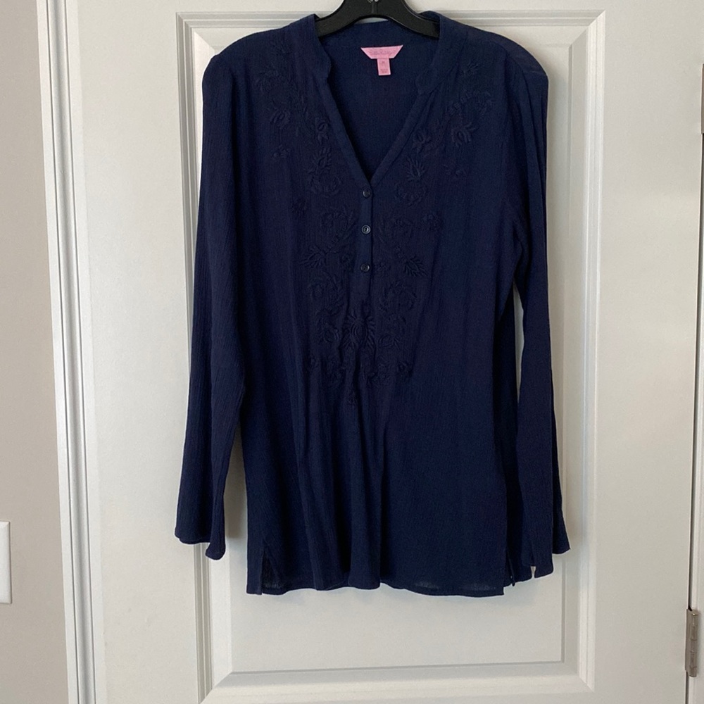 Lily Pulitzer navy embroidered tunic. Worn once. Size medium